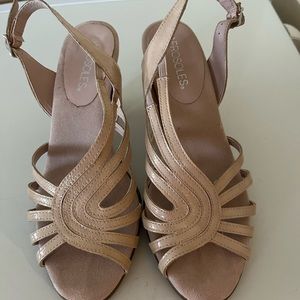 AEROSOLES dress shoes/heel